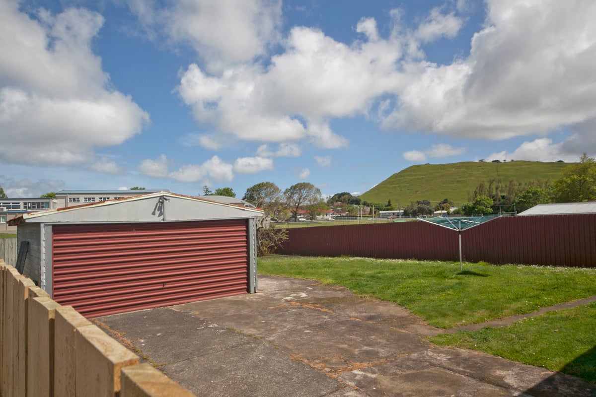 28 Tarata Crescent, Mangere Bridge, Auckland - Carousel 10