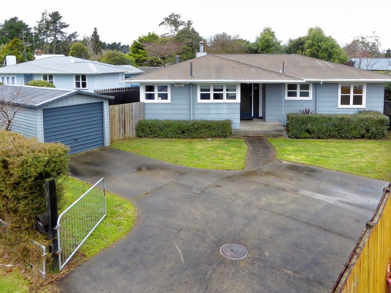 47 Pine Avenue, Bader, Hamilton - Carousel 1
