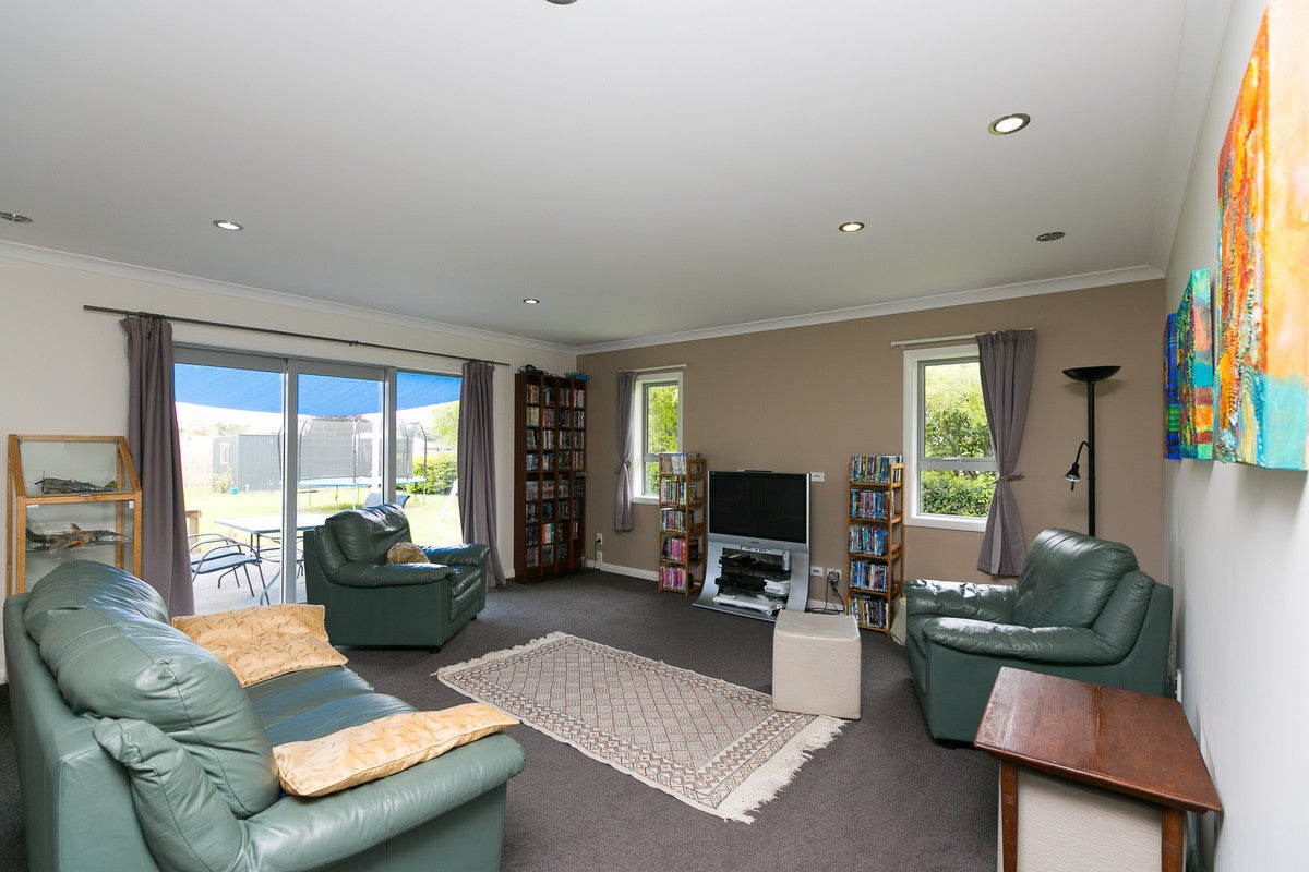 9B Whitcombe Street, Lepperton, New Plymouth - Carousel 35