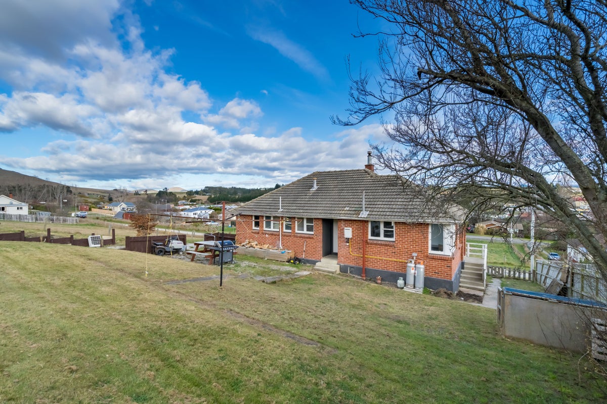 27B Craig Street, Palmerston - Carousel 16