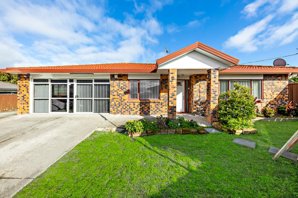 62 Robert Ross Place, Clendon Park, Auckland - Carousel 2