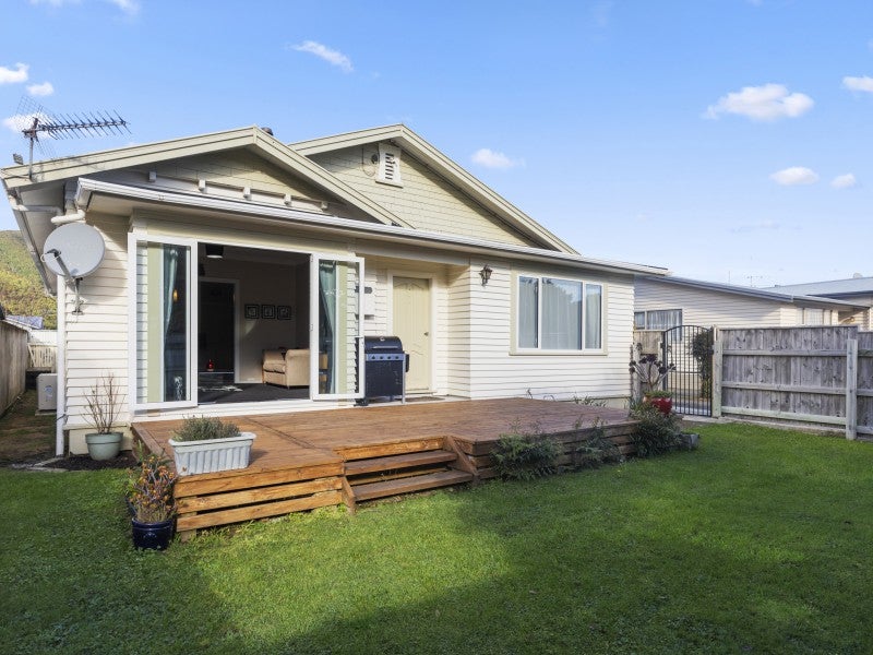 66 Cambridge Terrace, Waterloo, Lower Hutt - Carousel 1
