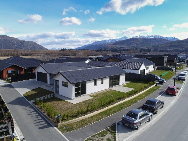 12 Sandford Terrace, Lower Shotover, Queenstown - Carousel 1