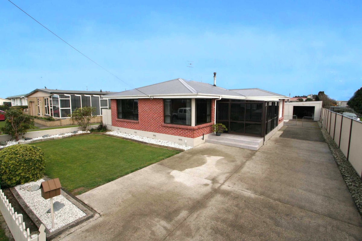 4 Henderson Street, Kingswell, Invercargill - Carousel 1