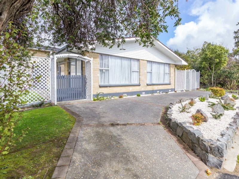 1202 Fergusson Drive, Brown Owl, Upper Hutt - Carousel 1
