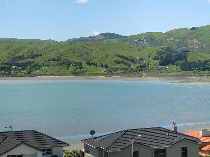 1 Bowsprit Way, Whitby, Porirua - Carousel 2