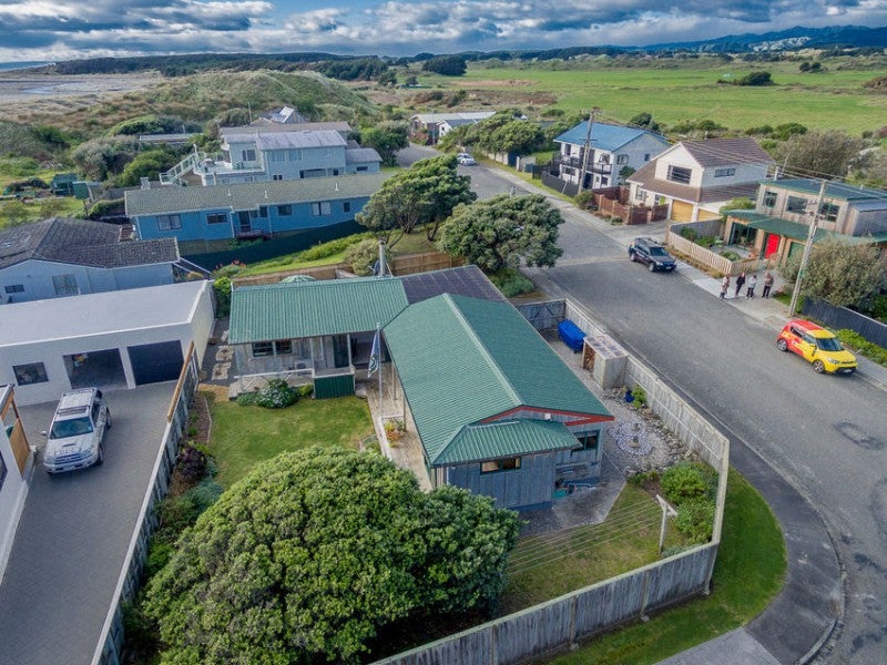 13 Moana Street, Otaki Beach, Otaki - Carousel 26