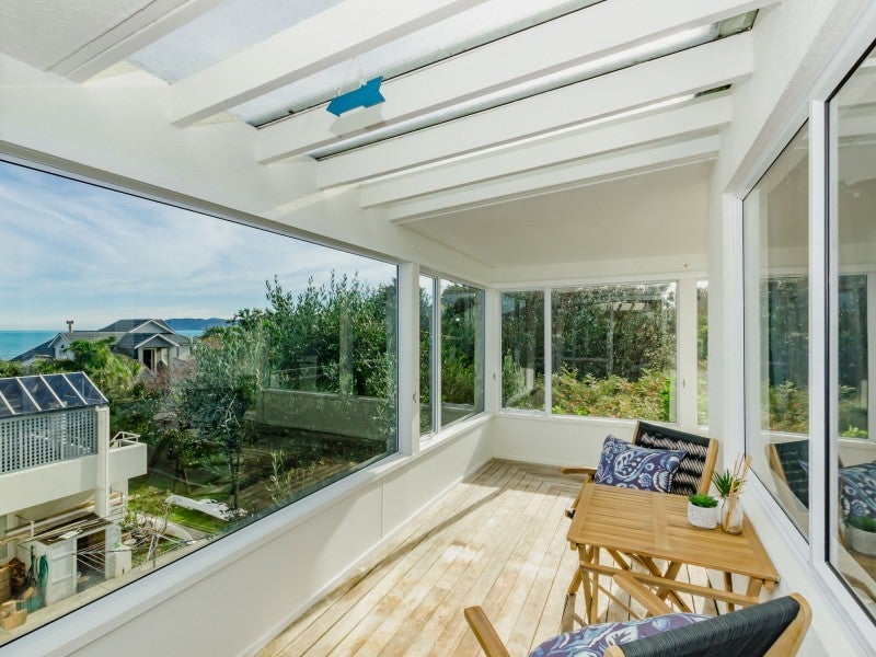 18A Kohutuhutu Road, Raumati Beach, Paraparaumu - Carousel 1