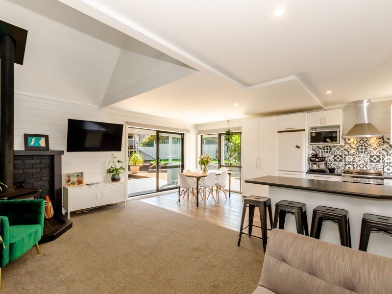117 Queens Road, Waikanae Beach, Waikanae - Carousel 2