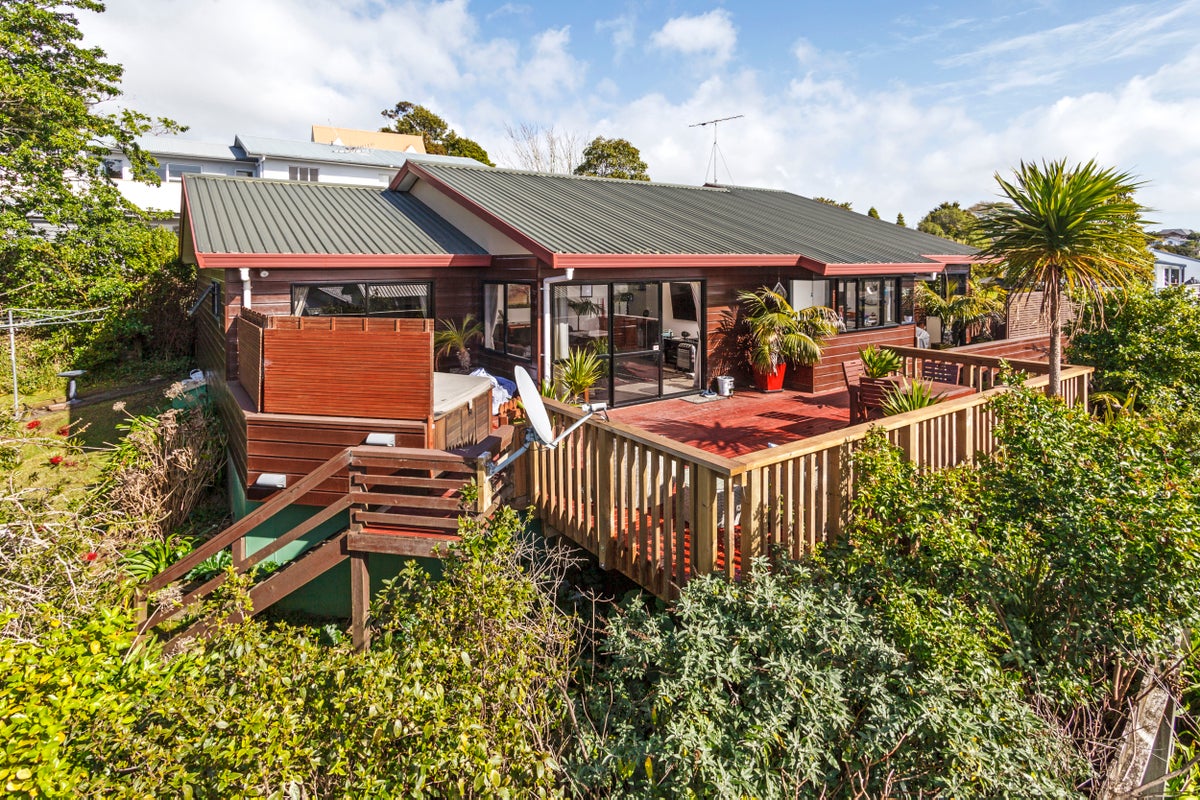 9 Dobell Road, Stanmore Bay, Whangaparaoa - Carousel 2