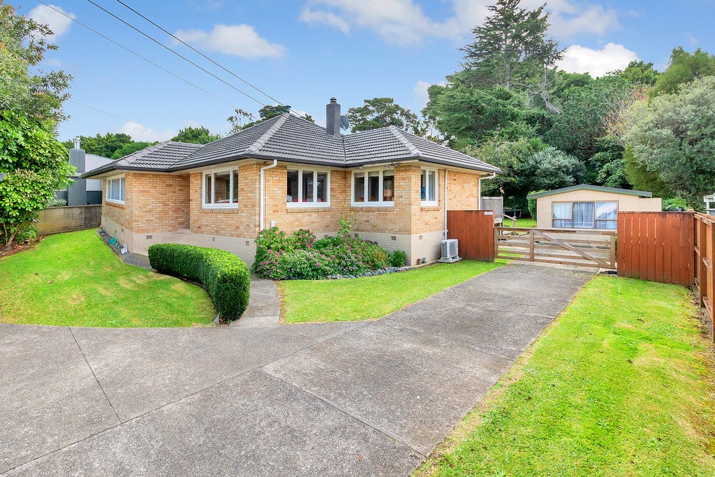 11 Callis Avenue, Opaheke, Papakura - Carousel 2