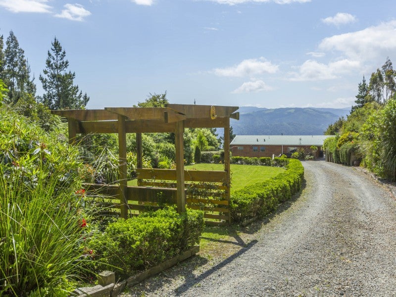 79A Sierra Way, Blue Mountains, Upper Hutt - Carousel 1