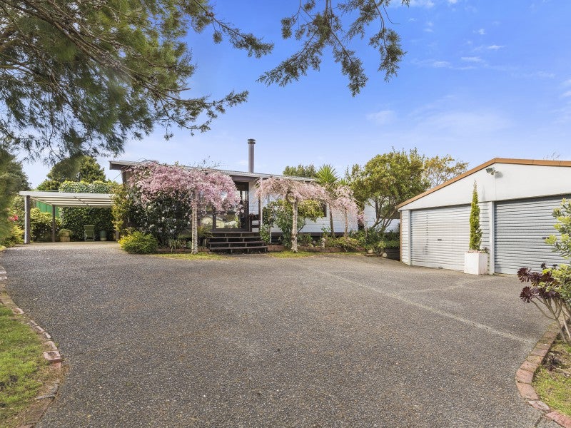 42 Whitechapel Grove, Stokes Valley, Lower Hutt - Carousel 1