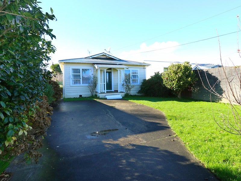24 Randwick Crescent, Moera, Lower Hutt - Carousel 2