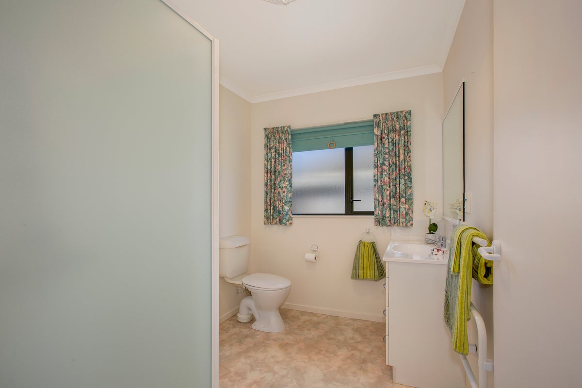 27/42 Main Road, Tawa, Wellington - Carousel 11