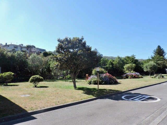 39/42 Main Road, Tawa, Wellington - Carousel 17