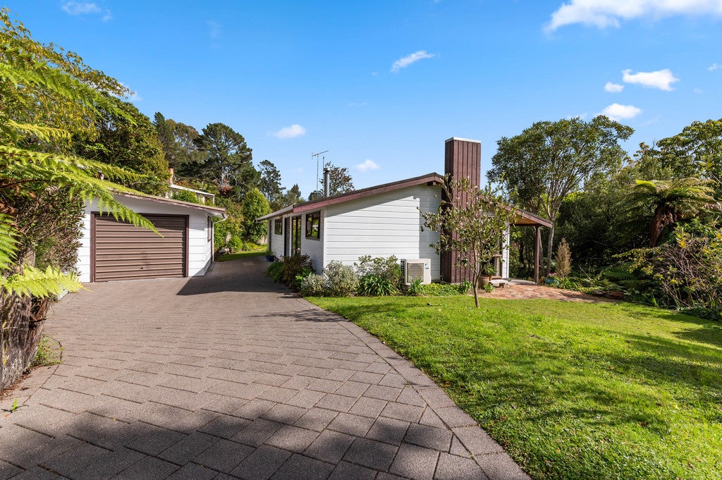 17 Solly Place, Springfield, Rotorua - Carousel 1