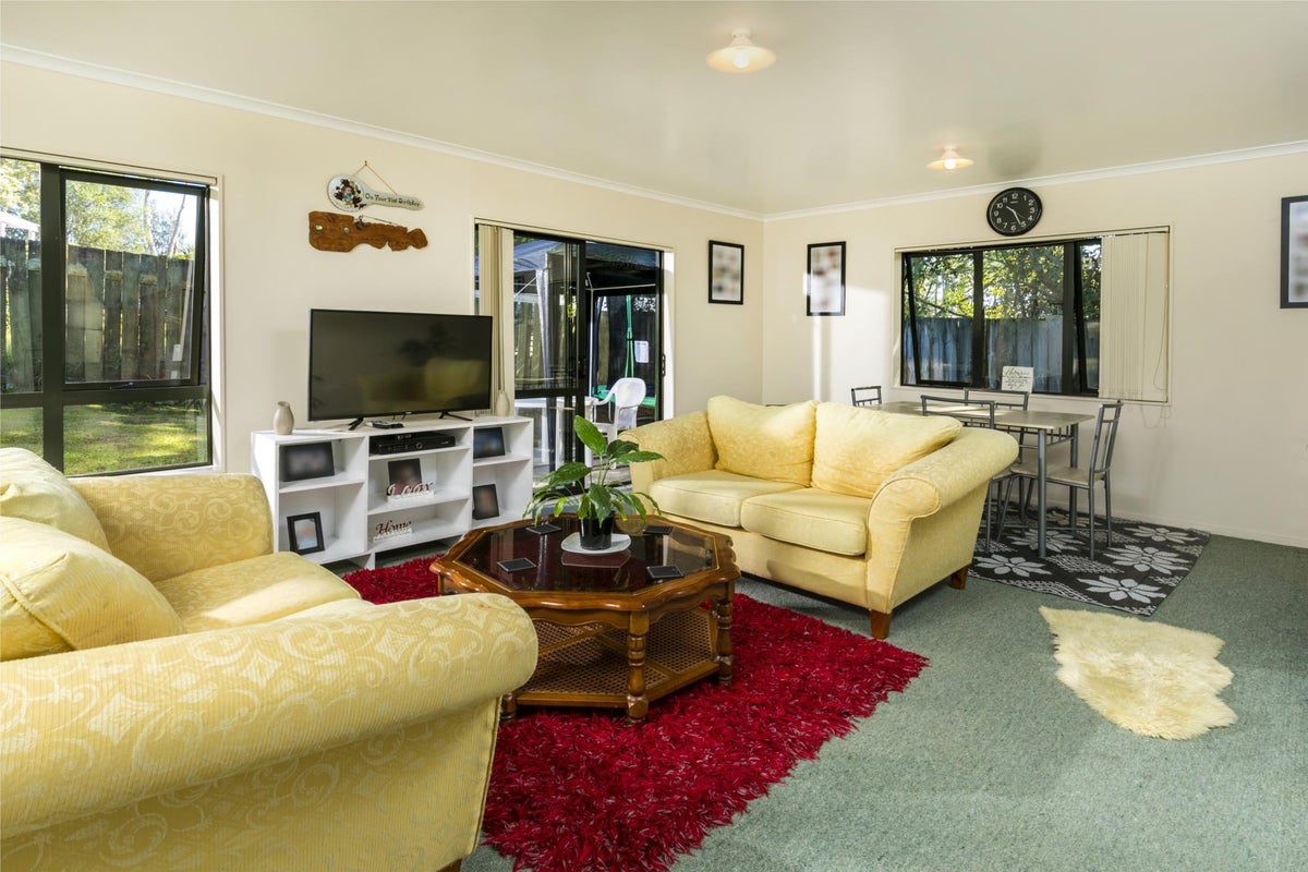 18 Illana Place, Ranui, Auckland - Carousel 2