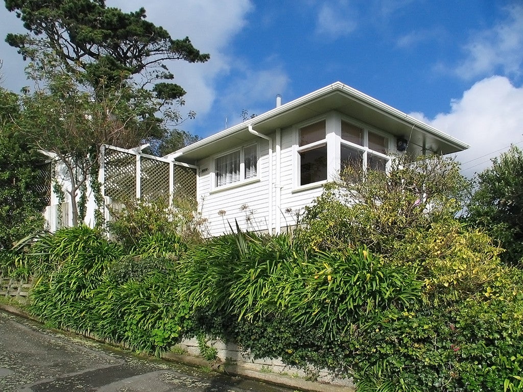 50 Catherine Crescent, Paparangi, Wellington - Carousel 1