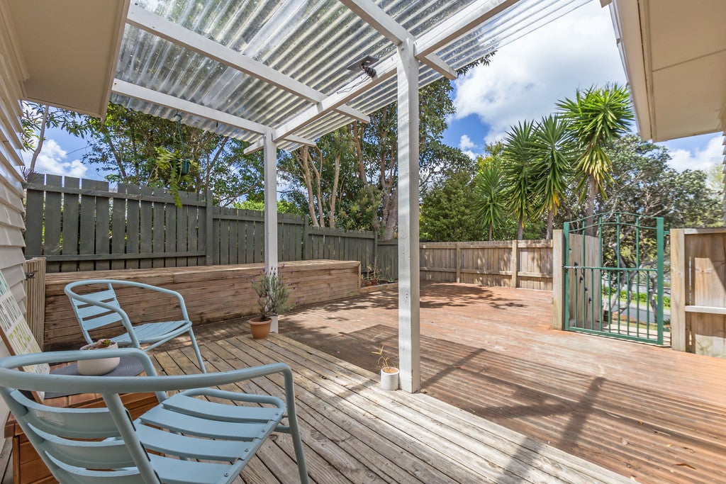 5 Springtime Crescent, Stanmore Bay, Whangaparaoa - Carousel 2