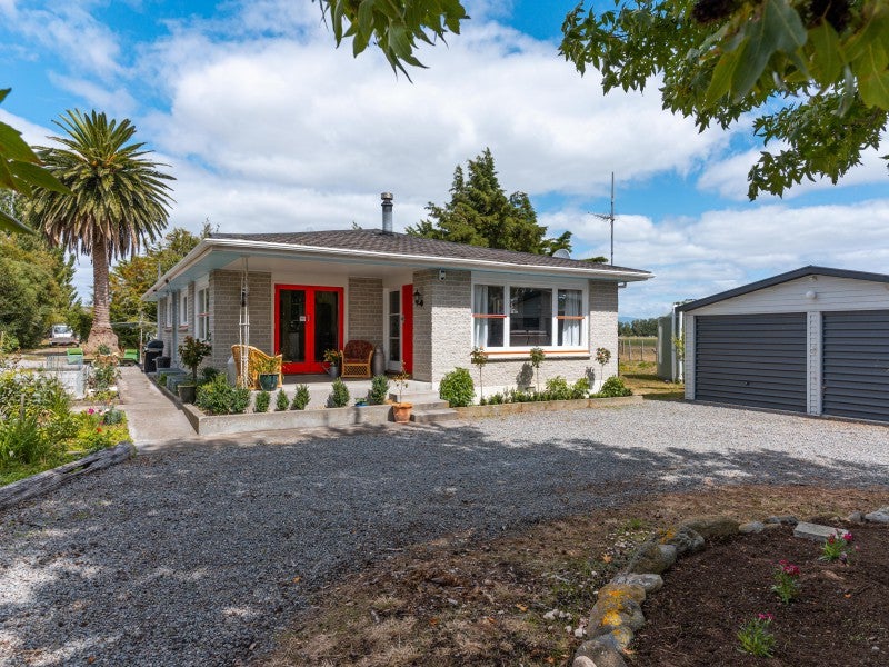 696 State Highway 53, TAUWHARENIKAU, FEATHERSTON - Carousel 21