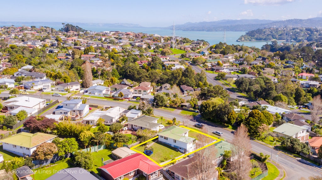 40 Commodore Drive, Lynfield, Auckland - Carousel 1