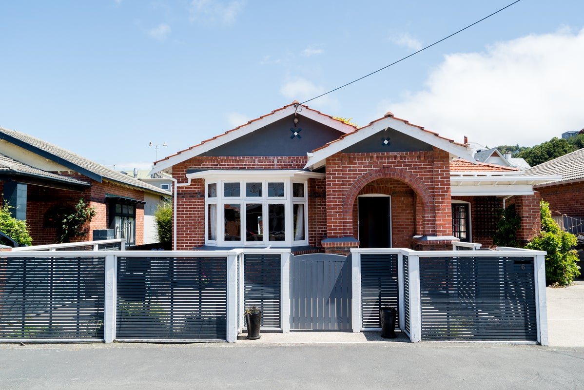 6 Massey Avenue, Saint Clair, Dunedin - Carousel 1