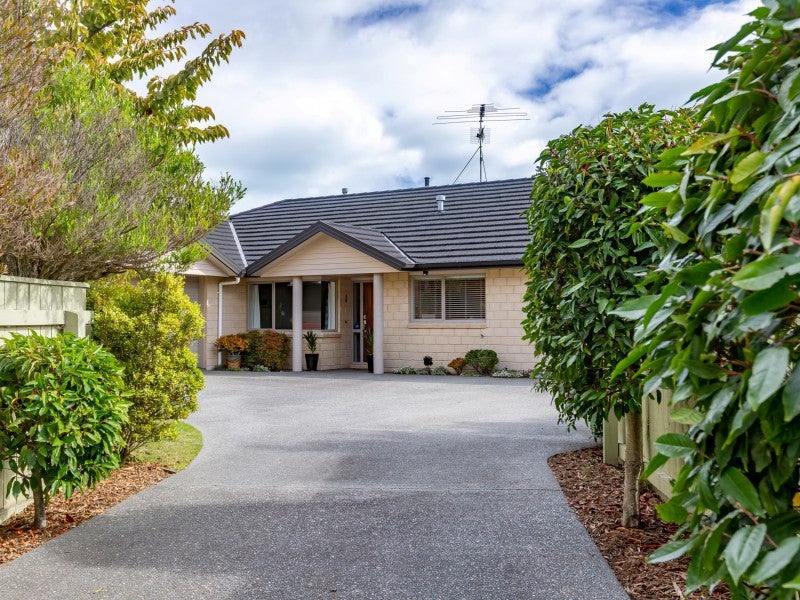 7 Ashleigh Way, Waikanae Beach, Waikanae - Carousel 1