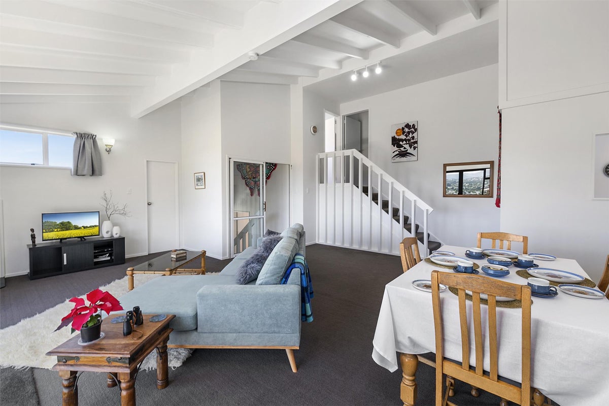 5 Saint Aidans Way, Tawa, Wellington - Carousel 2
