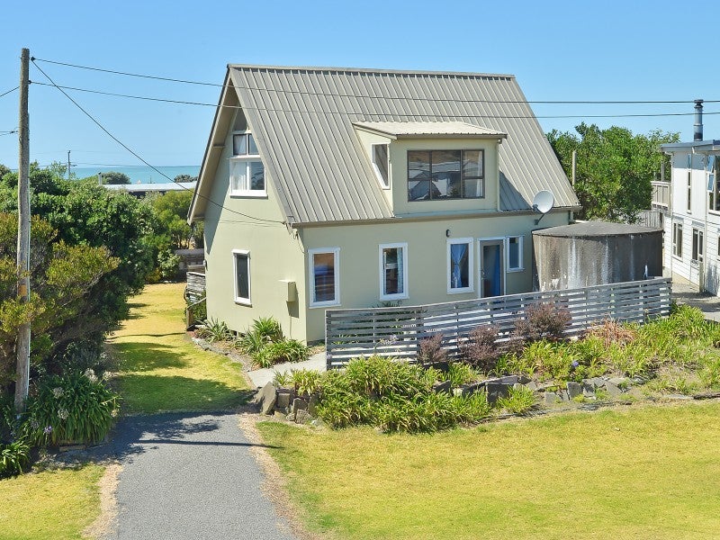 59 Pinedale Crescent, Riversdale Beach - Carousel 1