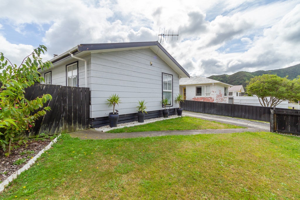 16 Stockdale Street, Wainuiomata, Lower Hutt - Carousel 16