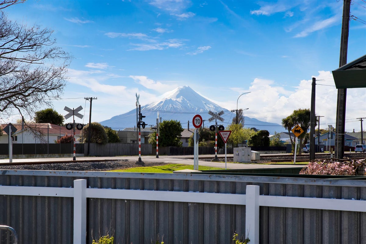 37 Wallscourt Place, Normanby, Hawera - Carousel 2