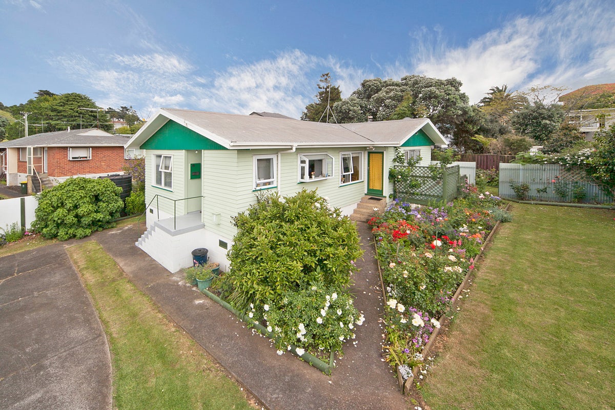 12 Dunstall Place, Mangere Bridge, Auckland - Carousel 2