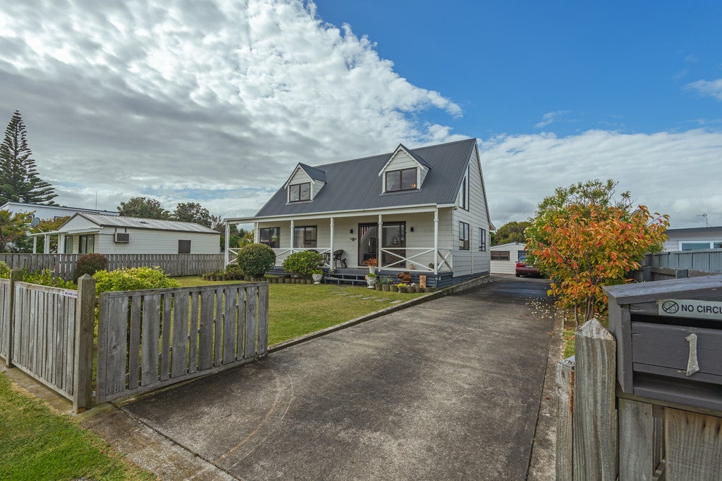1 Kennedy Street, Foxton Beach, Foxton - Carousel 1