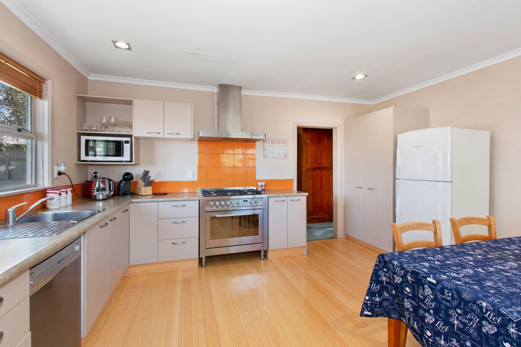 6 Wycola Avenue, Hei Hei, Christchurch - Carousel 2