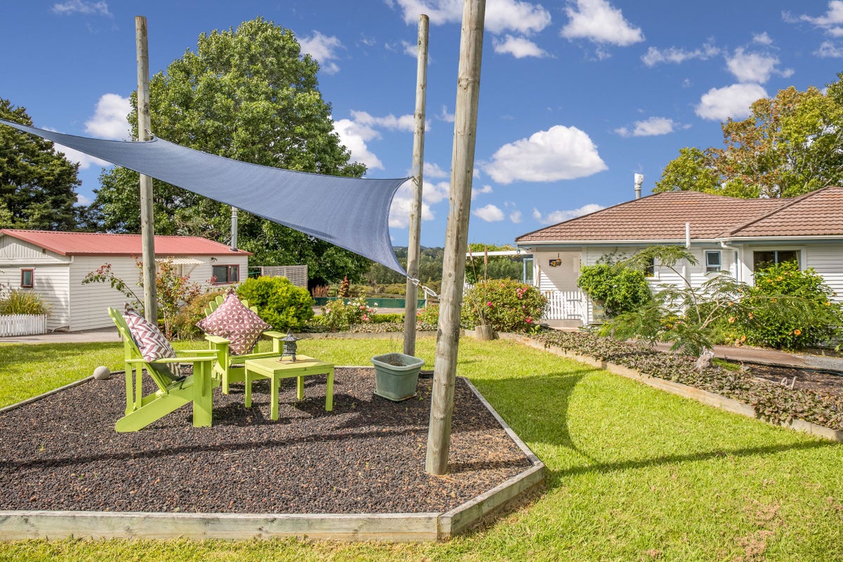 704B State Highway 10, Oromahoe, Kerikeri - Carousel 1