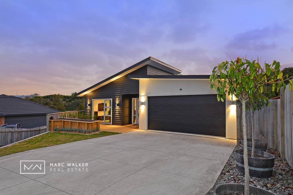 27 Cosgrove Rise, Riverstone Terraces, Upper Hutt - Carousel 16