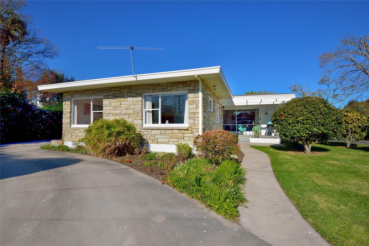 19 Hinaki Street, Inner Kaiti, Gisborne - Carousel 1