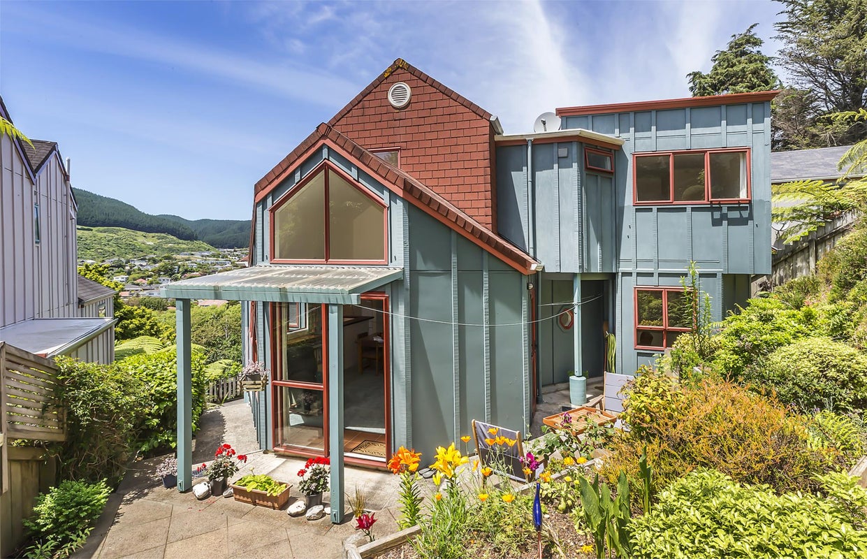 297 Main Road, Tawa, Wellington - Carousel 2