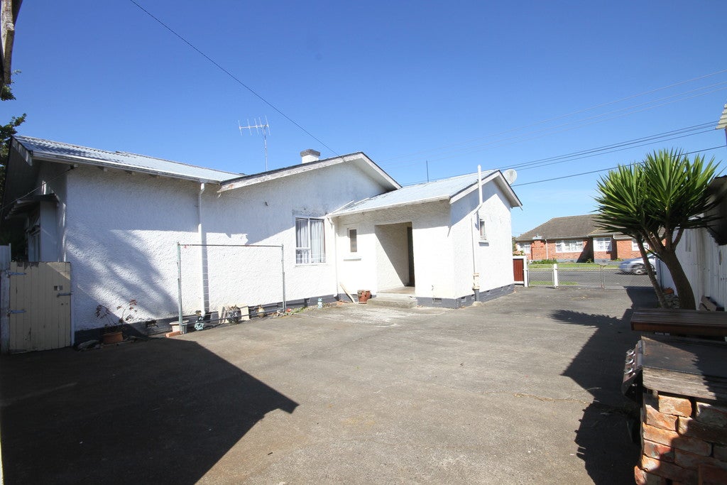26 Fromont Street, Whanganui East, Whanganui - Carousel 17