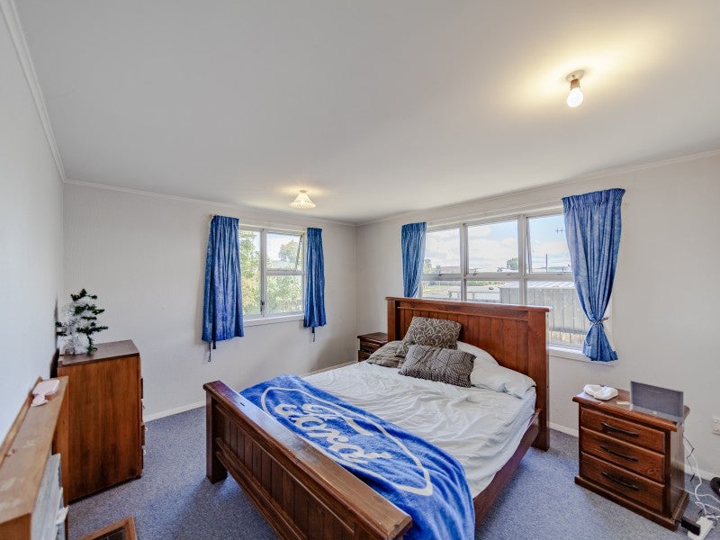 15 Curling Crescent, Onekawa, Napier - Carousel 2