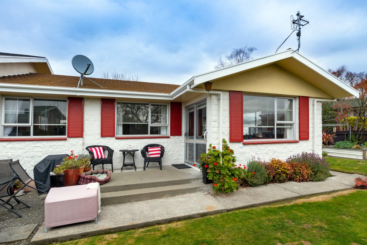 2/3 Rata Place, Glenwood, Timaru - Carousel 1
