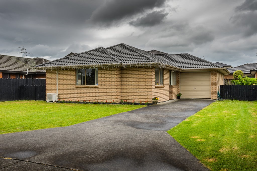 41 Scotts Field Drive, Takanini, Auckland - Carousel 1