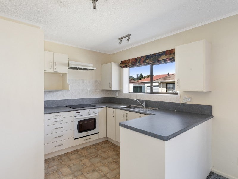 3/30 LEIGHTON AVE, Waiwhetu, Lower Hutt - Carousel 2