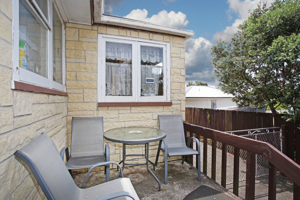 5 Hooks Road, Manurewa, Auckland - Carousel 2