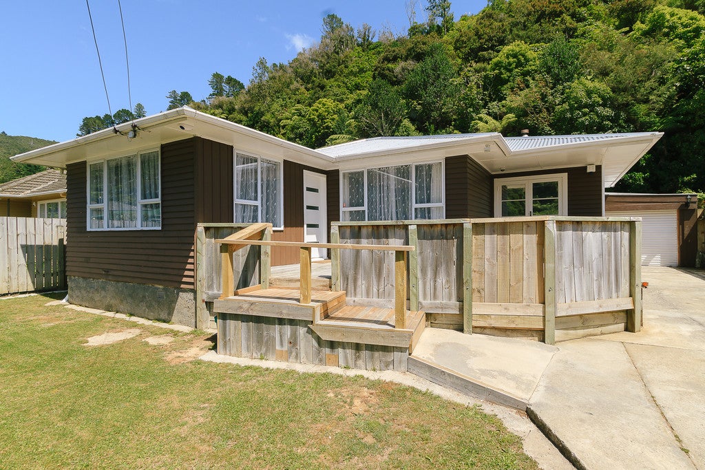 20 Sunny Grove, Wainuiomata, Lower Hutt - Carousel 2