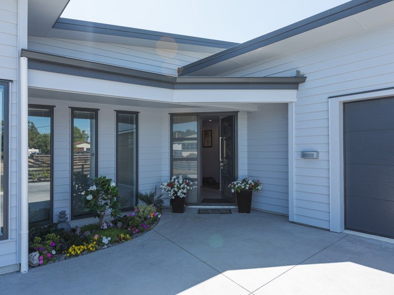 37 Higginson Street, Otane - Carousel 2