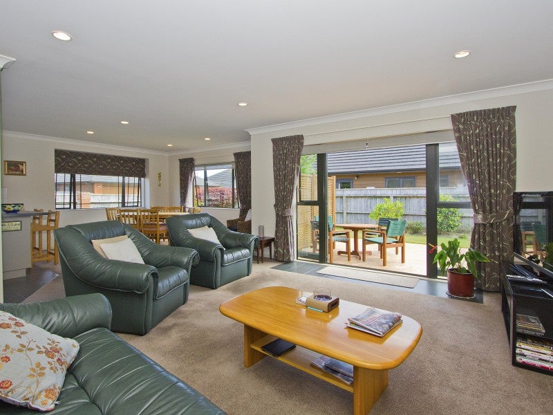 35 Moana Grove, Waiwhetu, Lower Hutt - Carousel 2