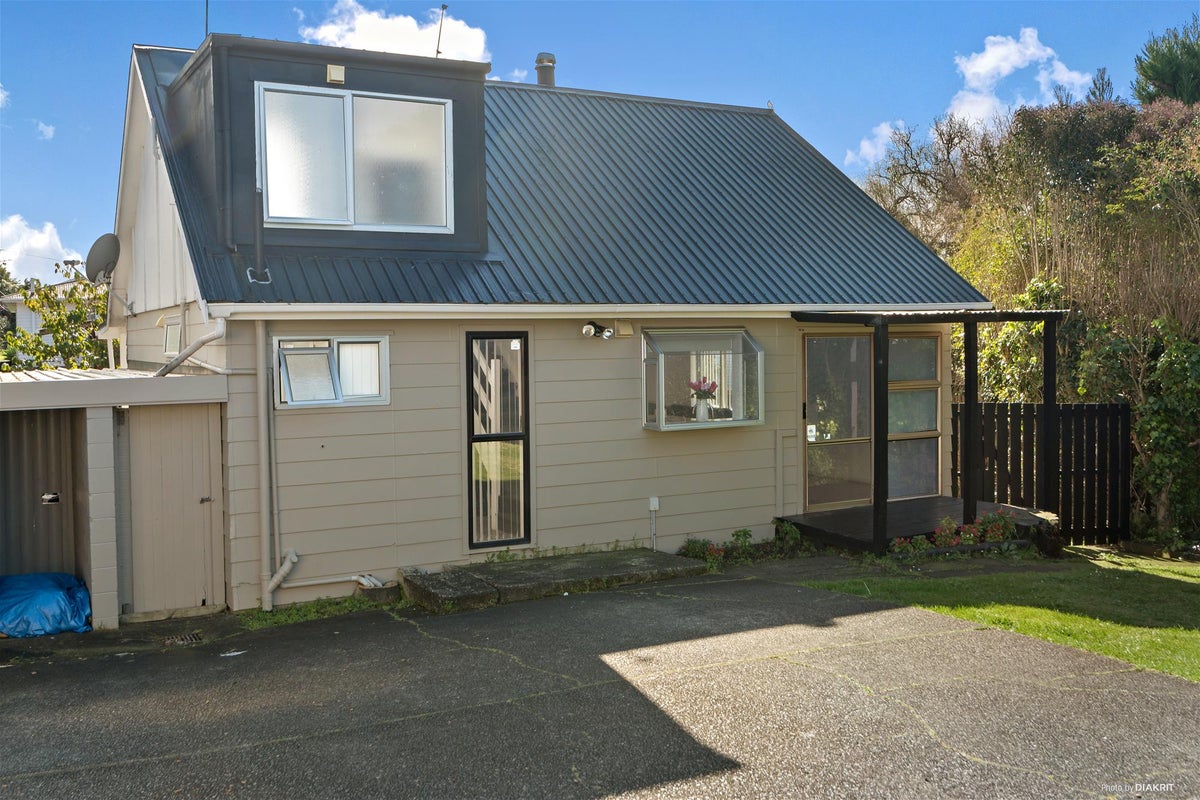 17B Tawa Crescent, Manurewa, Auckland - Carousel 1