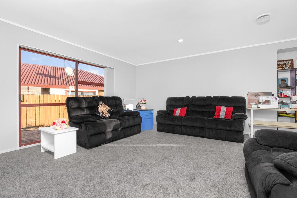 2/4 Nerissa Place, Randwick Park, Auckland - Carousel 2